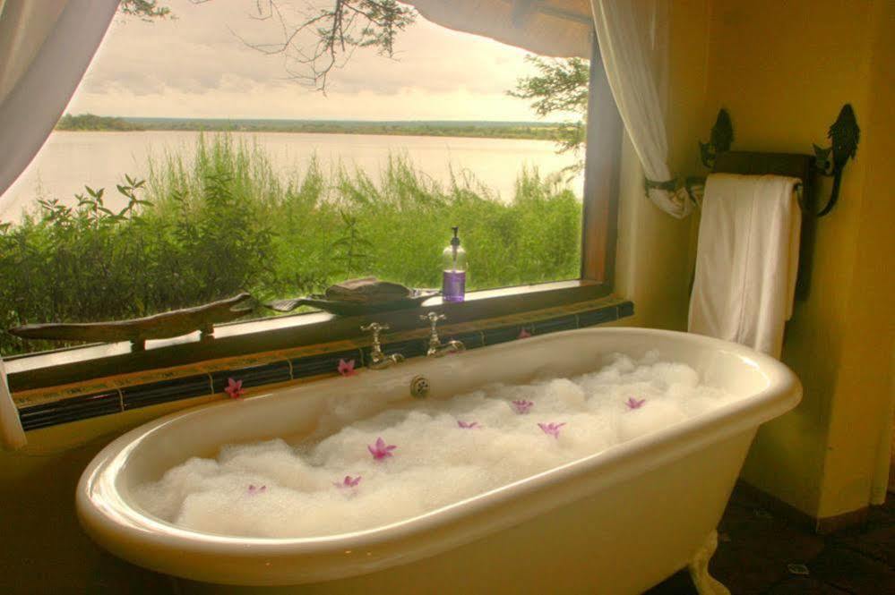 Tongabezi Lodge Simonga Bagian luar foto
